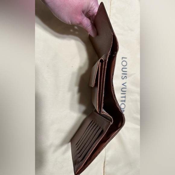 Louis Vitton Wallet and ID holder - Picture 7 of 16